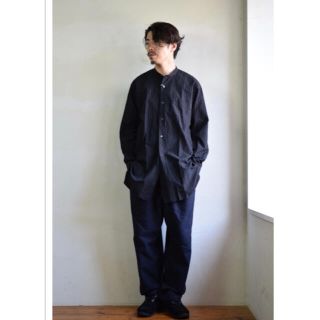 コモリ(COMOLI)のCOMOLI （コモリ）チョークストライプシャツ　16aw(シャツ)