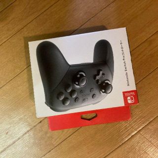 NINTENDO SWITCH PROコントローラー　プロコン　純正(家庭用ゲーム機本体)