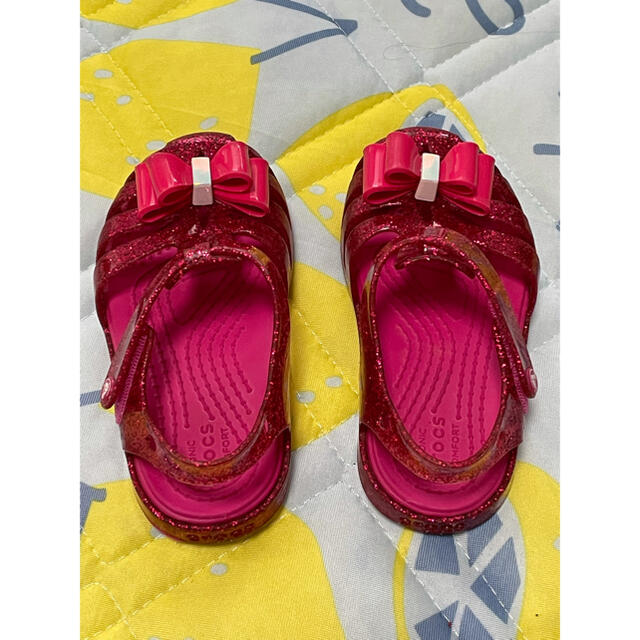 crocs(クロックス)のクロックス girl's 15.0 キッズ/ベビー/マタニティのキッズ靴/シューズ(15cm~)(サンダル)の商品写真