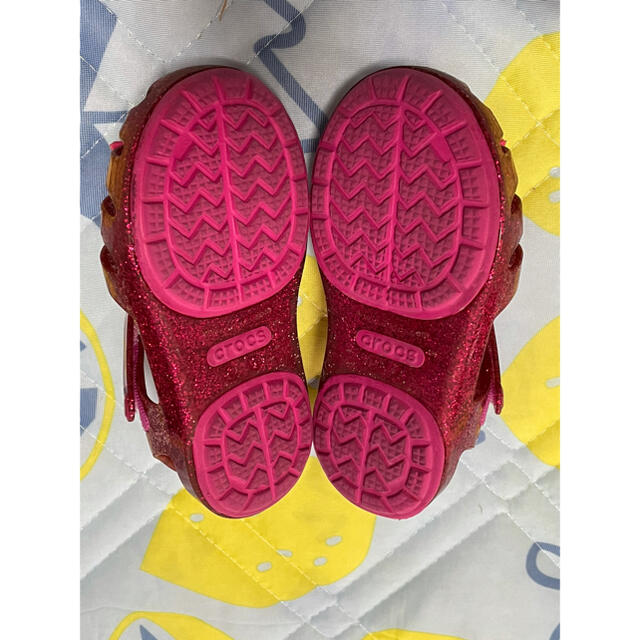 crocs(クロックス)のクロックス girl's 15.0 キッズ/ベビー/マタニティのキッズ靴/シューズ(15cm~)(サンダル)の商品写真