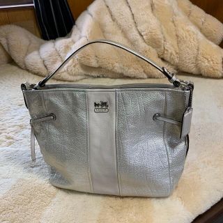 コーチ(COACH)の『超美品』コーチチェルシーレザーワンショルダーバッグ肩掛けシャンパンゴールド系(ショルダーバッグ)