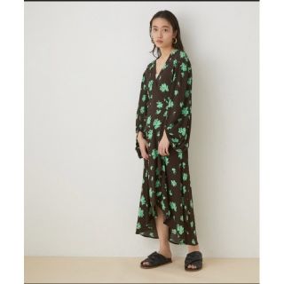 アダムエロぺ(Adam et Rope')の【GANNI】Shirt Dress フラワーモチーフワンピース(ロングワンピース/マキシワンピース)