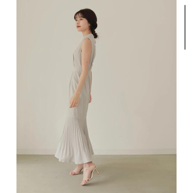 SNIDEL(スナイデル)のmameri様　LO’r(ロル)　Mermaid Pleats Dress レディースのワンピース(ロングワンピース/マキシワンピース)の商品写真