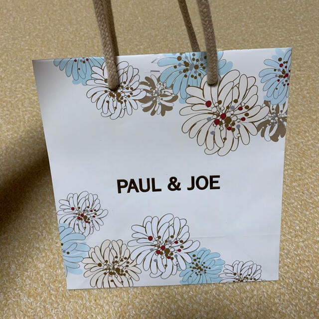 PAUL & JOE(ポールアンドジョー)のPAUL & JOE 紙袋　ポール&ジョー レディースのバッグ(ショップ袋)の商品写真