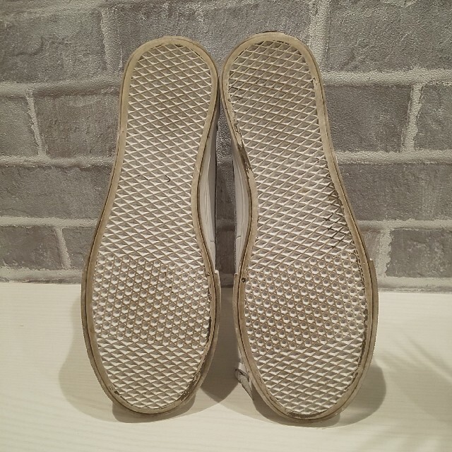 VANS(ヴァンズ)のVANS ホワイト キルトローファー (22.5cm) レディースの靴/シューズ(ローファー/革靴)の商品写真