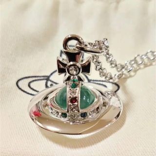 Vivienne Westwood(ネックレス ・ グリーン・カーキ/緑色系)の Vivienne Westwood(ネックレス ・ グリーン・カーキ/緑色系)の