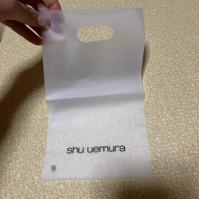 shu uemura(シュウウエムラ)のシュウウエムラ　shu uemura ビニール　ショッパー レディースのバッグ(ショップ袋)の商品写真