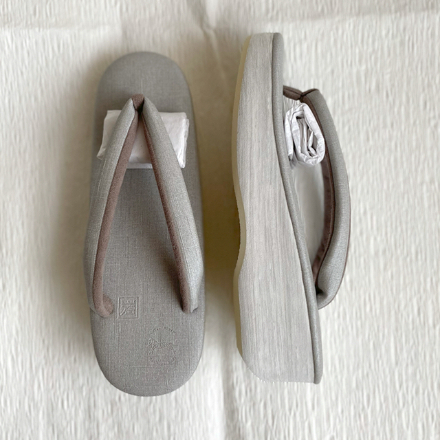 【新品未使用】カレンブロッソ　カフェ草履　Lサイズ レディースの靴/シューズ(下駄/草履)の商品写真