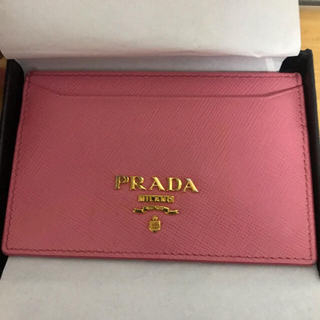 PRADA(プラダ)の美品！プラダ  パスケース レディースのファッション小物(名刺入れ/定期入れ)の商品写真