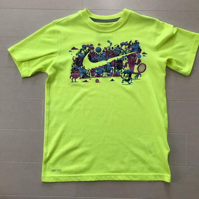 NIKE(ナイキ)のナイキ　シャツ　キッズ キッズ/ベビー/マタニティのキッズ服男の子用(90cm~)(Tシャツ/カットソー)の商品写真