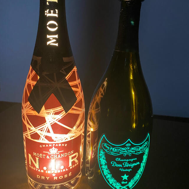 Dom Pérignon(ドンペリニヨン)のドンペリ　モエ　空ビン 食品/飲料/酒の酒(シャンパン/スパークリングワイン)の商品写真