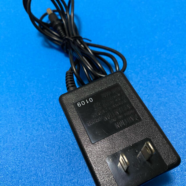 BOSS(ボス)のBOSS AC adaptor ACA-100G 楽器の楽器 その他(その他)の商品写真