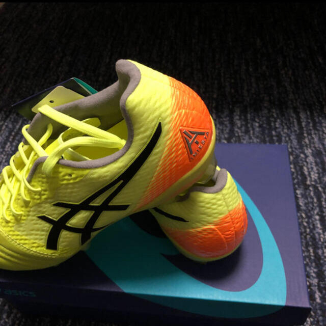 asics(アシックス)のasics アシックス　ウルトレッツァ　26.5cm スポーツ/アウトドアのサッカー/フットサル(シューズ)の商品写真