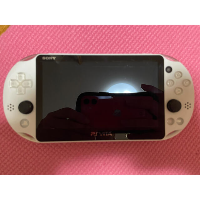 PlayStation Vita(プレイステーションヴィータ)のPlayStation Vita 2000 エンタメ/ホビーのゲームソフト/ゲーム機本体(家庭用ゲーム機本体)の商品写真