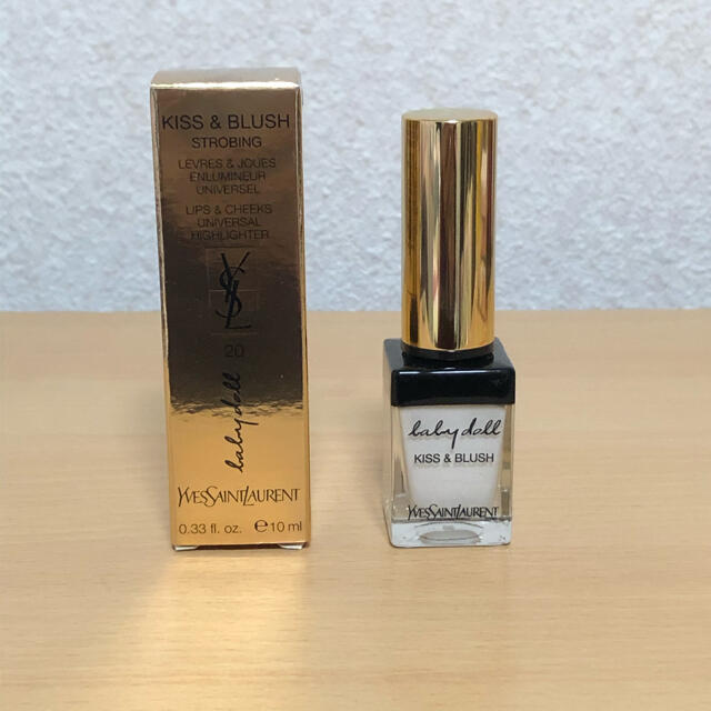 Yves Saint Laurent Beaute(イヴサンローランボーテ)のベビードール キッス&ブラッシュ　リップチークカラー コスメ/美容のベースメイク/化粧品(リップグロス)の商品写真