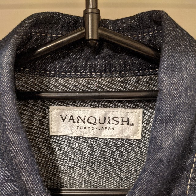 VANQUISH(ヴァンキッシュ)の【最終価格】VANQUISH　デニムシャツ メンズのトップス(シャツ)の商品写真