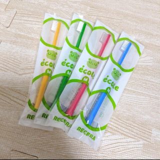 みちゃりぃ様専用　子供用歯ブラシ　4本セット(歯ブラシ/歯みがき用品)