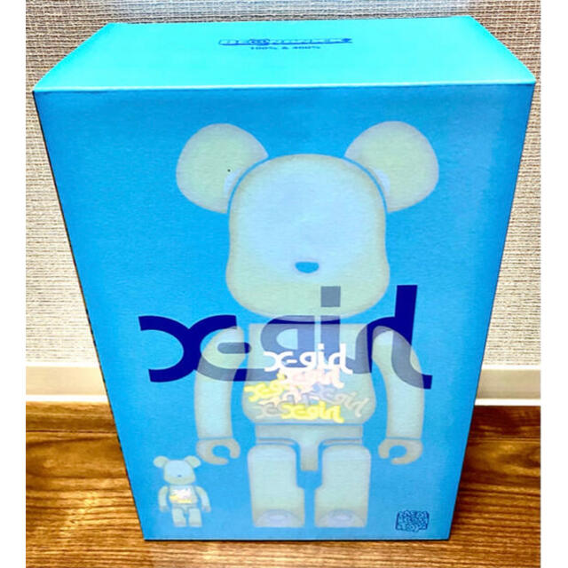 【新品未開封】BE@RBRICK  X-girl 2021 400％ &100% エンタメ/ホビーのフィギュア(その他)の商品写真