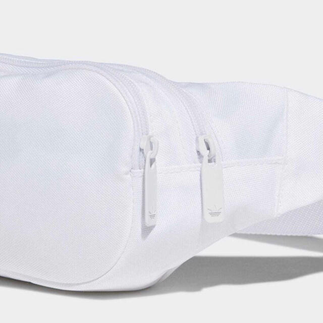 adidas(アディダス)の【新品】 アディダス 斜め掛けバッグ ウエストポーチ ホワイト 【即日発送】 レディースのバッグ(ボディバッグ/ウエストポーチ)の商品写真