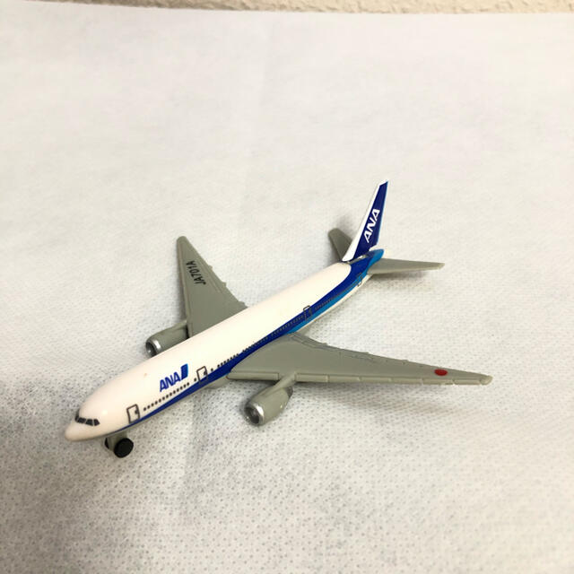 ANA(全日本空輸)(エーエヌエー(ゼンニッポンクウユ))のANA   JA701A   ミニモデルプレーン エンタメ/ホビーのおもちゃ/ぬいぐるみ(模型/プラモデル)の商品写真