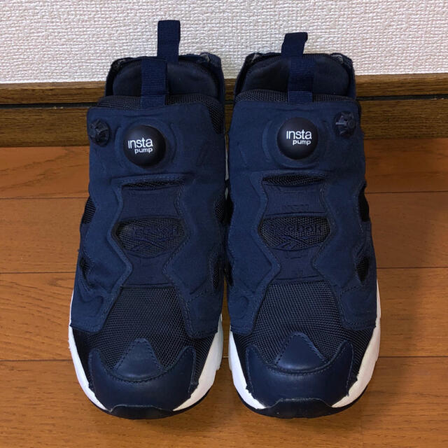 Reebok(リーボック)の良品 REEBOK INSTA PUMP FURY OG 25cm 紺 白 メンズの靴/シューズ(スニーカー)の商品写真