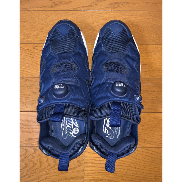 Reebok(リーボック)の良品 REEBOK INSTA PUMP FURY OG 25cm 紺 白 メンズの靴/シューズ(スニーカー)の商品写真