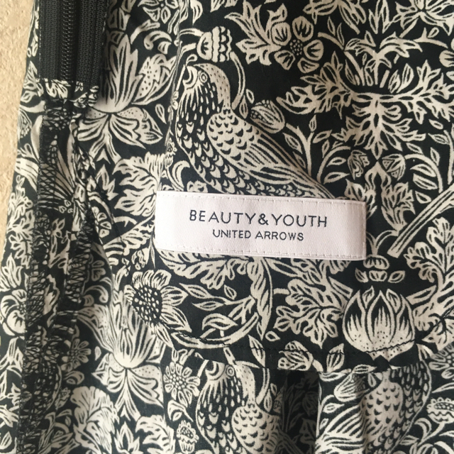 BEAUTY&YOUTH UNITED ARROWS(ビューティアンドユースユナイテッドアローズ)の⚫︎美品⚫︎BY リバティプリント バードスカート ◆ レディースのスカート(ロングスカート)の商品写真