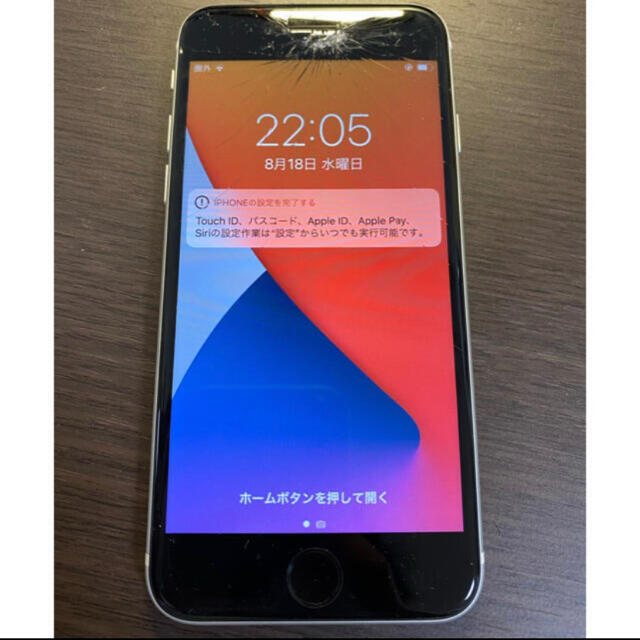 iPhone(アイフォーン)の訳あり simフリー　iPhoneSE2 シルバー　シムフリー　ジャンク品 スマホ/家電/カメラのスマートフォン/携帯電話(スマートフォン本体)の商品写真