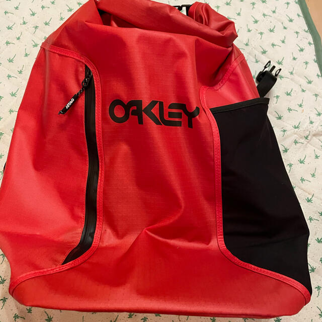 Oakley(オークリー)の新品タグ付★オークリー　ウエットサーフリュック　定価18150円 メンズのバッグ(バッグパック/リュック)の商品写真