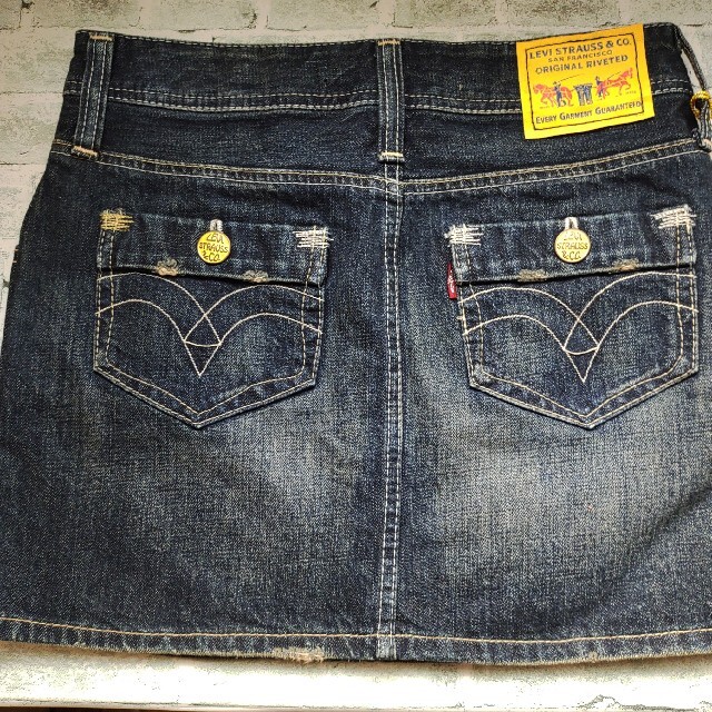 Levi's(リーバイス)の【新品】リーバイス　ストラウス　スカート　ジーンズ　XS　レディース　タグ付き レディースのスカート(ひざ丈スカート)の商品写真