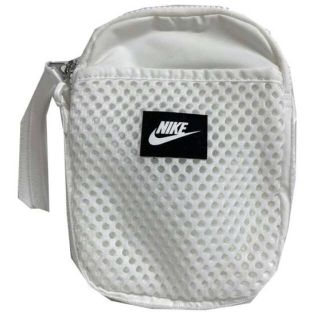 ナイキ(NIKE)の新品未使用　ナイキ　サコッシュ　ホワイト(ショルダーバッグ)