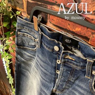 アズールバイマウジー(AZUL by moussy)の【新品に近い　未使用】アズール　デニムパンツ　Mサイズ(デニム/ジーンズ)