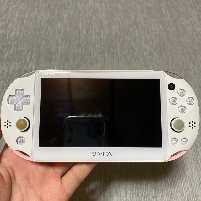 PlayStation Vita(プレイステーションヴィータ)のSONY PlayStationVITA 本体  PCH-2000 ZA19 エンタメ/ホビーのゲームソフト/ゲーム機本体(携帯用ゲーム機本体)の商品写真