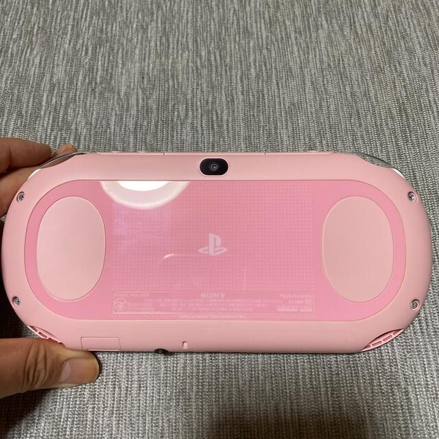 PlayStation Vita(プレイステーションヴィータ)のSONY PlayStationVITA 本体  PCH-2000 ZA19 エンタメ/ホビーのゲームソフト/ゲーム機本体(携帯用ゲーム機本体)の商品写真