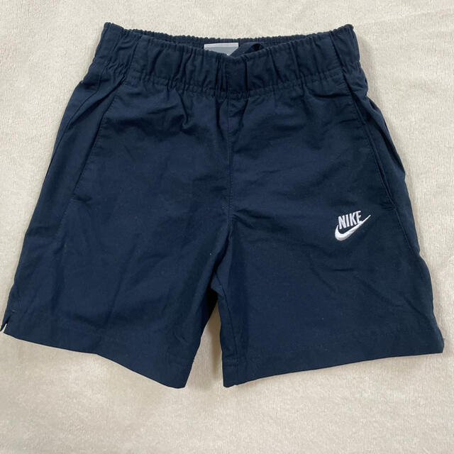 NIKE(ナイキ)のNIKE ハーフパンツ　4／5歳 キッズ/ベビー/マタニティのキッズ服男の子用(90cm~)(パンツ/スパッツ)の商品写真