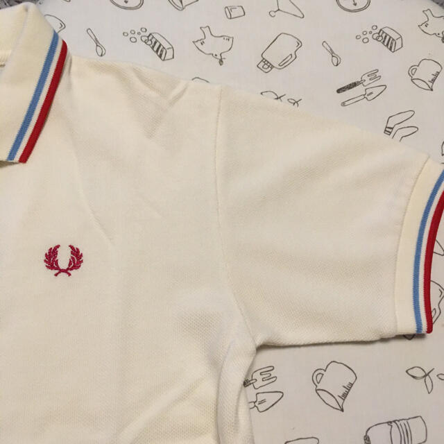 FRED PERRY(フレッドペリー)のFRED PERRY  ポロシャツ　レディース レディースのトップス(ポロシャツ)の商品写真