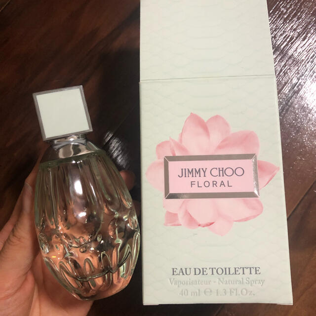 JIMMY CHOO(ジミーチュウ)のジミーチュウ　フローラル　香水 コスメ/美容の香水(香水(女性用))の商品写真