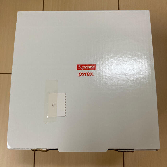 Supreme(シュプリーム)のsupreme Pyrex 2-Cup Measuring Cup インテリア/住まい/日用品のキッチン/食器(グラス/カップ)の商品写真