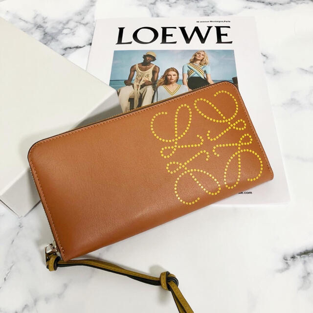 完売致しました。LOEWE