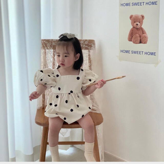 ZARA KIDS(ザラキッズ)の女の子　服　子供服　パフスリーブ　韓国 キッズ/ベビー/マタニティのキッズ服女の子用(90cm~)(ワンピース)の商品写真