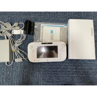 ニンテンドウ(任天堂)のNintendo Wii Uマリオカート8セット(家庭用ゲーム機本体)