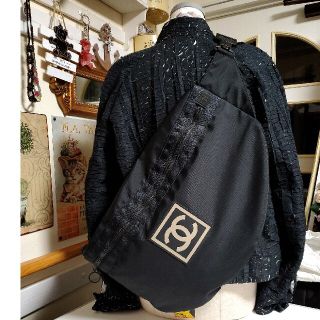 シャネル(CHANEL)の激レア　CHANEL　シャネル　スポーツライン　バナナバッグ(ボディバッグ/ウエストポーチ)