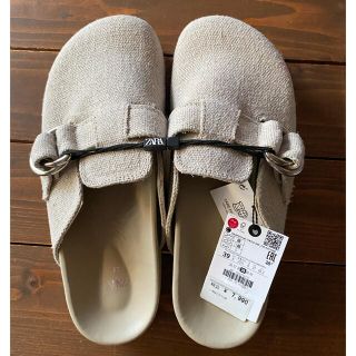 ザラ(ZARA)の新品、未使用　ZARA スリッポン(スリッポン/モカシン)