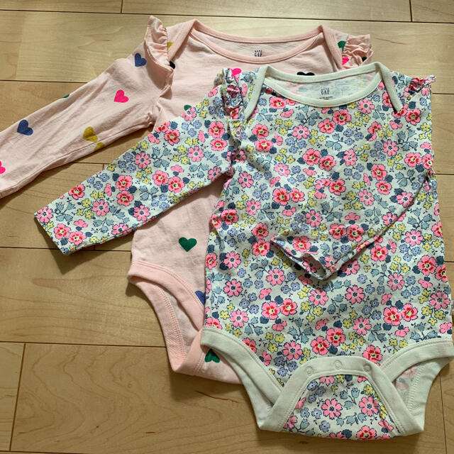 babyGAP(ベビーギャップ)のbabygap GAP ロンパース　2点 キッズ/ベビー/マタニティのベビー服(~85cm)(ロンパース)の商品写真