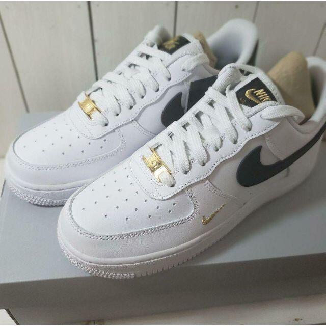 NIKE(ナイキ)のNIKE エアフォース 1 07 エッセンシャル ess CZ0270 102 レディースの靴/シューズ(スニーカー)の商品写真