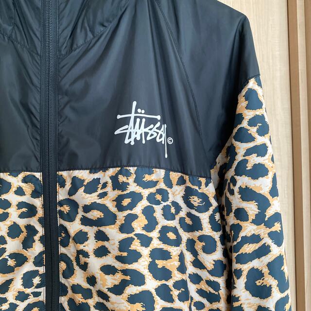 STUSSY(ステューシー)の売り切り！！ステューシー　レオパード柄ナイロンジャケット　Lサイズ メンズのジャケット/アウター(ナイロンジャケット)の商品写真