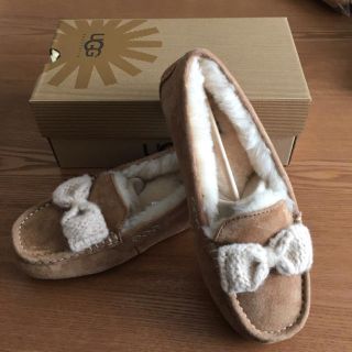 アグ(UGG)のUGGリボンモカシン(スリッポン/モカシン)