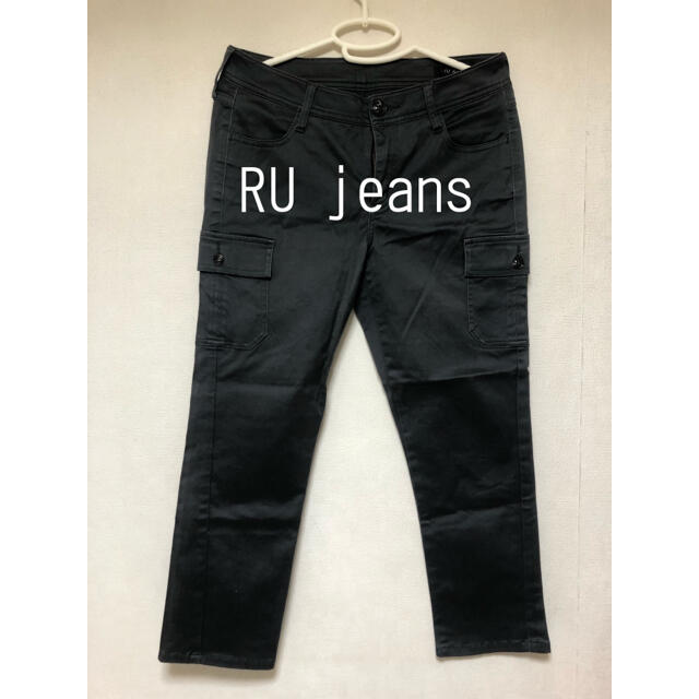 RU(アールユー)のruジーンズ　 クロップド丈　カーゴパンツ レディースのパンツ(デニム/ジーンズ)の商品写真