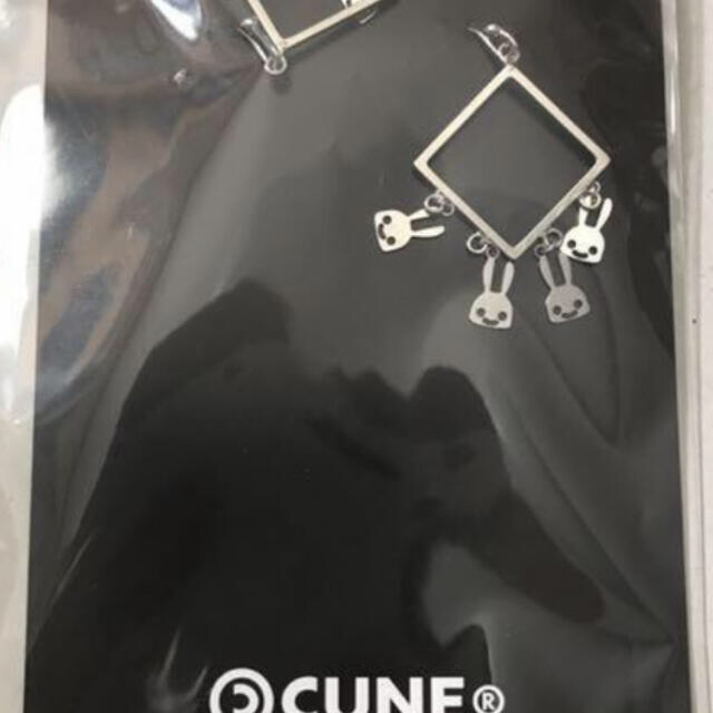 CUNE(キューン)の定価5500円 新品　cune キューン 8周年記念8匹　ピアス 2P 両耳用 レディースのファッション小物(その他)の商品写真