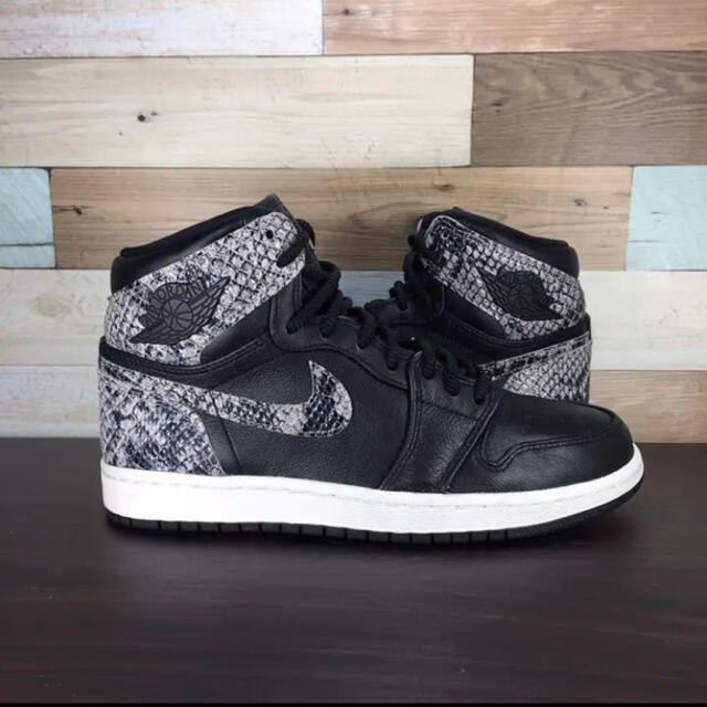 NIKE AIR JORDAN 1 RETRO HI PRM 23.5cm apsl.ae